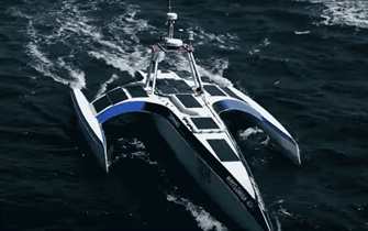 یک قایق خودران با هوش مصنوعی شرکت IBM از عرض اقیانوس...